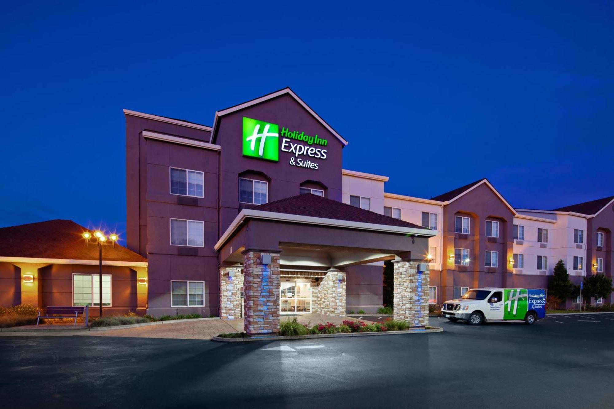 Holiday Inn Express & Suites Oakland - Airport, An Ihg Hotel Exterior photo